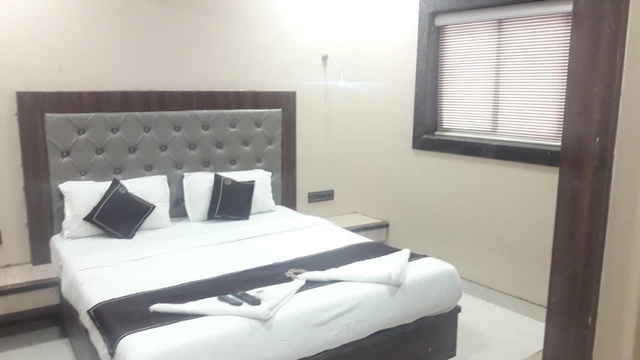 Shine Hospitality Mumbai Exterior photo